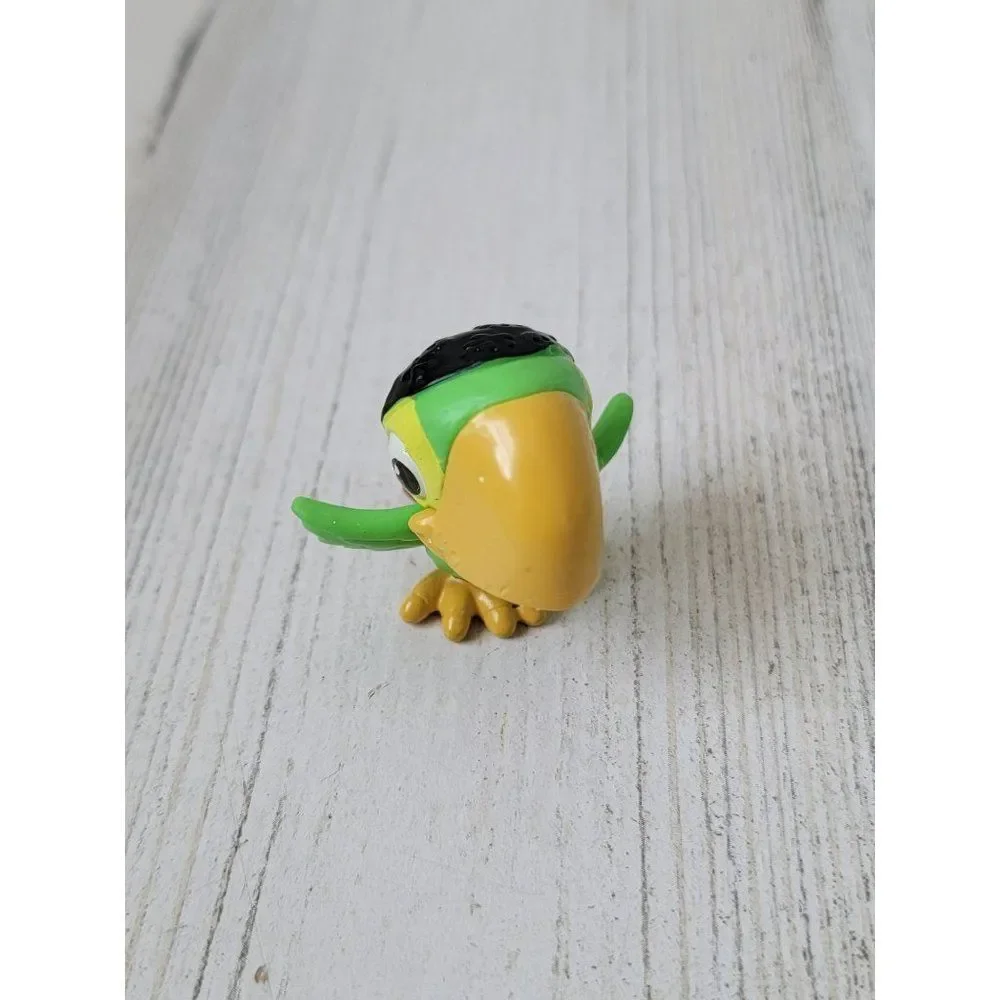 Skully parrot Neverland Pirates pet Disney Pixar toy figure‎
